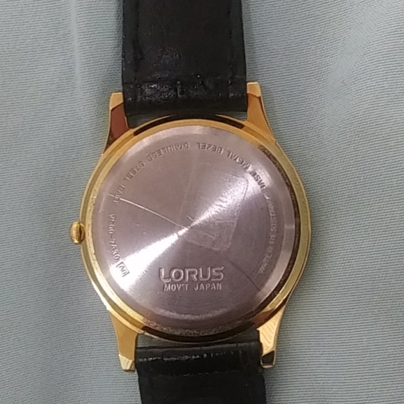 Authentic mickey mouse watch - Picture 3 of 5